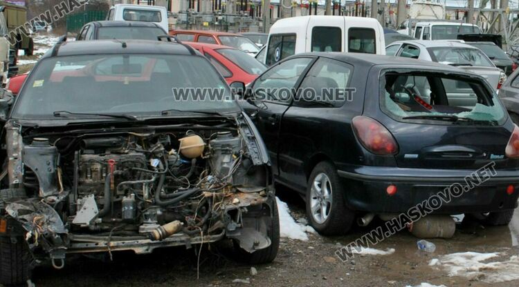 Закриха две автоморги, почистиха 8 сметища в Хасковско