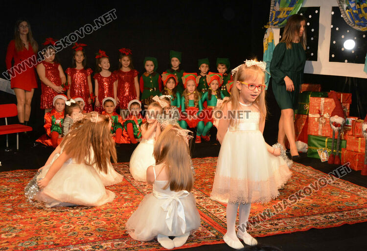 Деца от градина „Ян Бибиян“ с благотворителен концерт за Дани