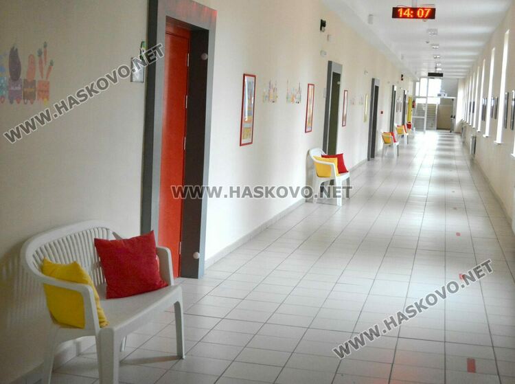 Училище „Шандор Петьофи“ със зона за еко-междучасие  