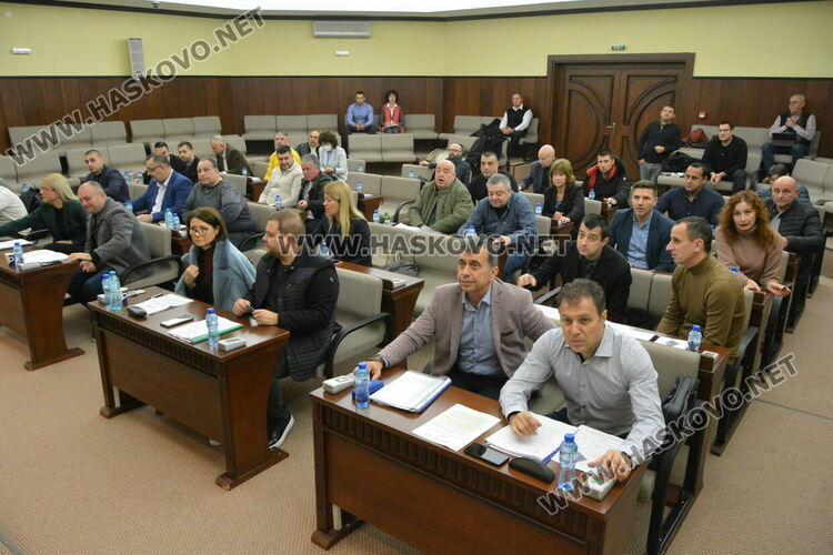 Решено: Назначават още 6 служители в КОРЗ заради сметищата