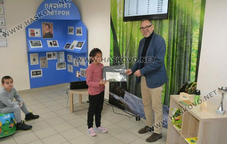 Училище „Шандор Петьофи“ със зона за еко-междучасие  