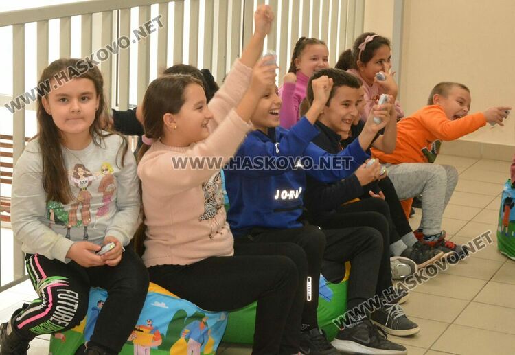 Училище „Шандор Петьофи“ със зона за еко-междучасие  