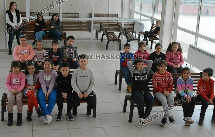 Училище „Шандор Петьофи“ със зона за еко-междучасие  