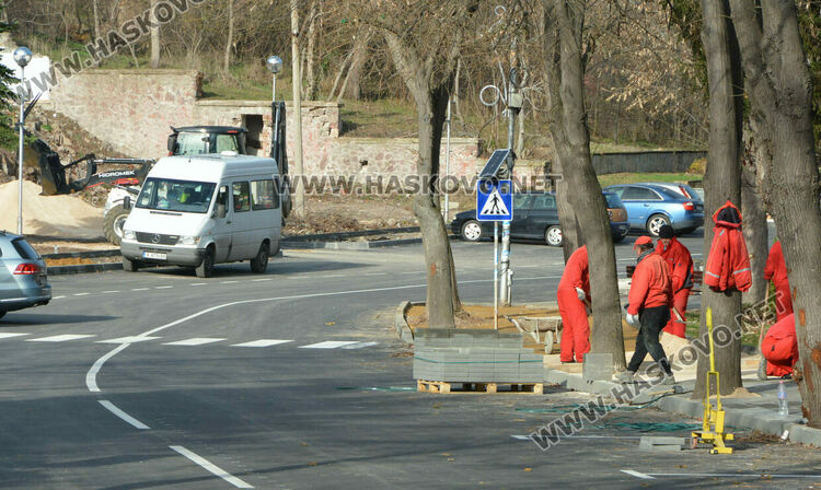 Ударни ремонти на улици в Минерални бани