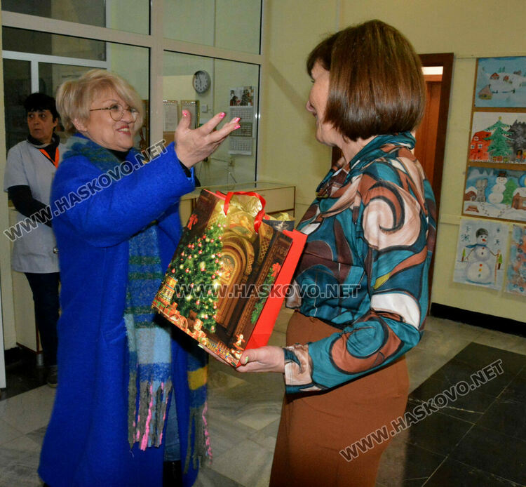 В Хасково започна 7 издание на Фестивала на коледната и новогодишната песен