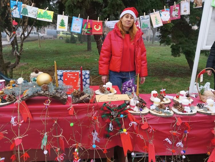 Много настроение създаде благотворителният  Коледен базар в Първомай