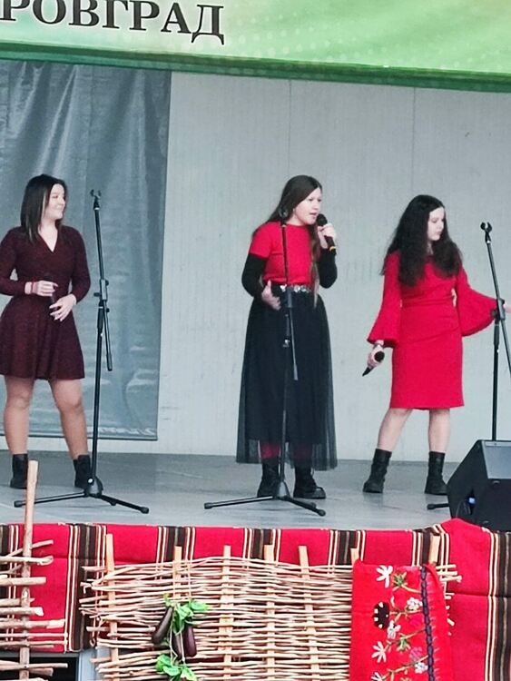 Богато разнообразие от ястия и занаяти бе показано на Коледна трапеза днес