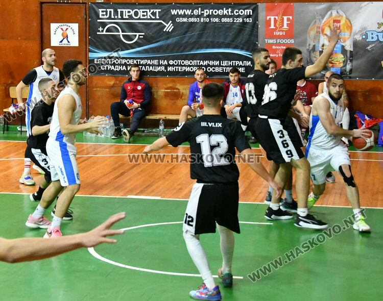 Баскетболистите на Хасково завършиха 2022 г. с успех в мач с кауза
