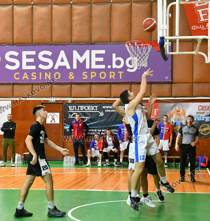 Баскетболистите на Хасково завършиха 2022 г. с успех в мач с кауза