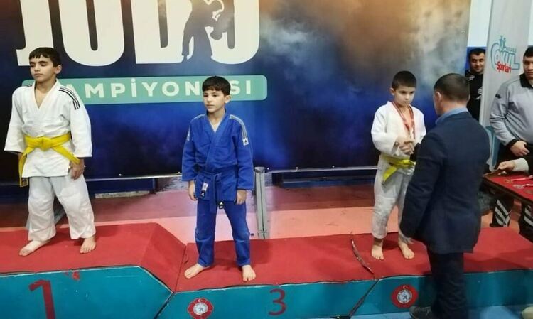 Четири медала спечелиха хасковските джудисти на турнира в Измит