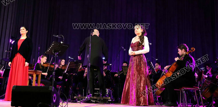 Васил Петров с празничен концерт в Хасково