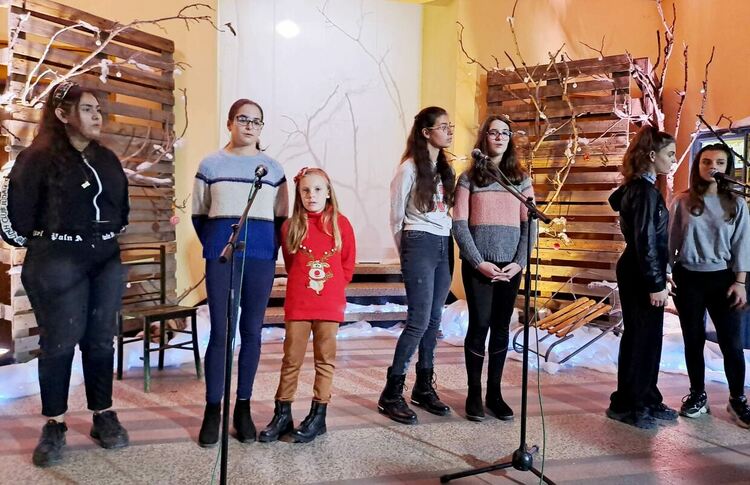 Деца и възрастни "отключиха сцената" в Татарево