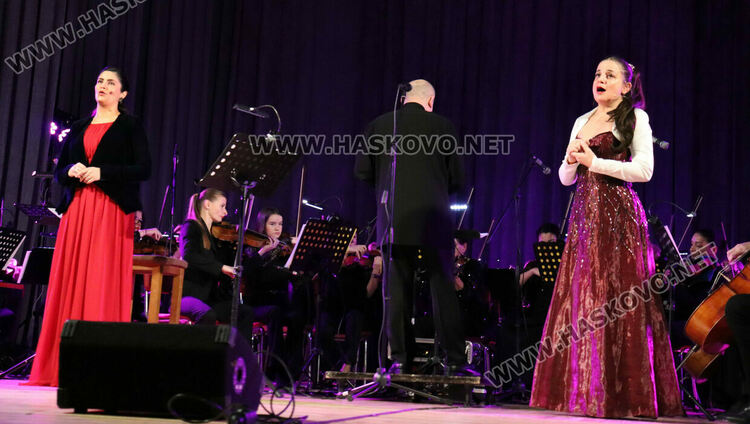 Васил Петров с празничен концерт в Хасково