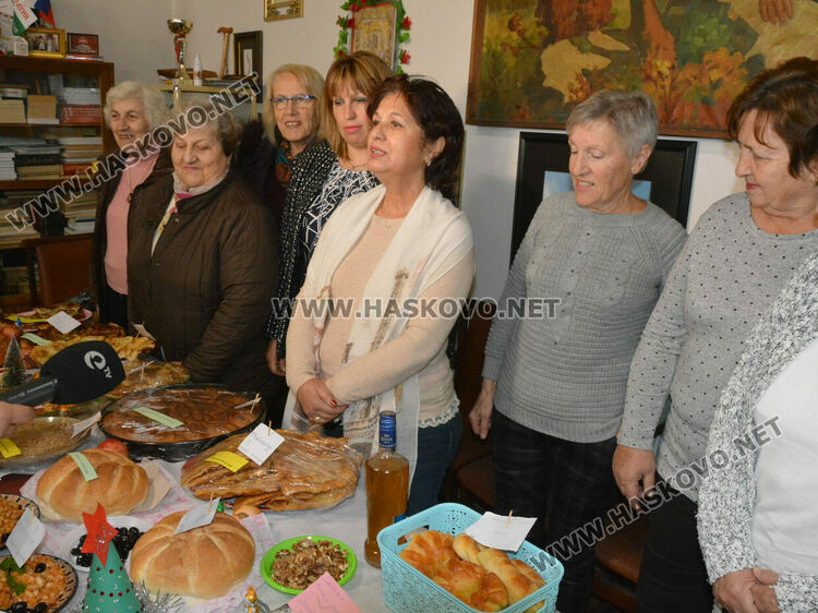 Тракийки с кулинарна изложба на Игнажден, посрещнаха добри гости