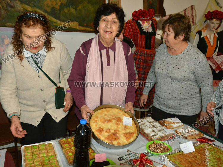 Тракийки с кулинарна изложба на Игнажден, посрещнаха добри гости