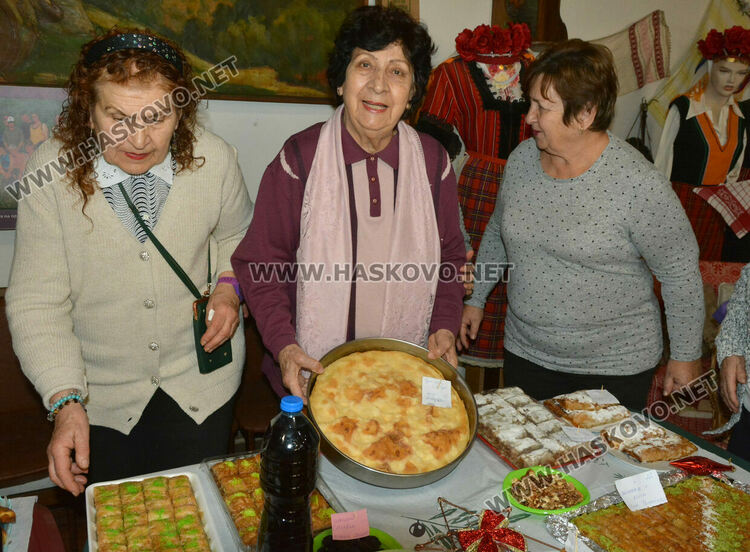 Тракийки с кулинарна изложба на Игнажден, посрещнаха добри гости