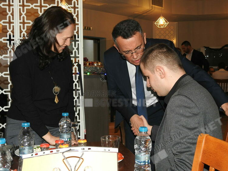 Ротарианци от Кърджали и Момчилград с благотворителна инициатива, събраха средства за деца и младежи с увреждания