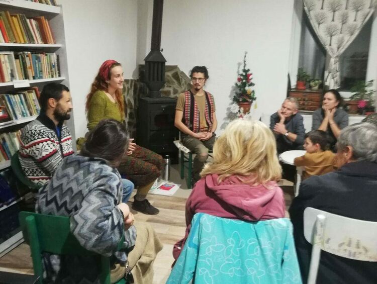 Доброволци учиха бряговци какво е компост и има ли почва у нас