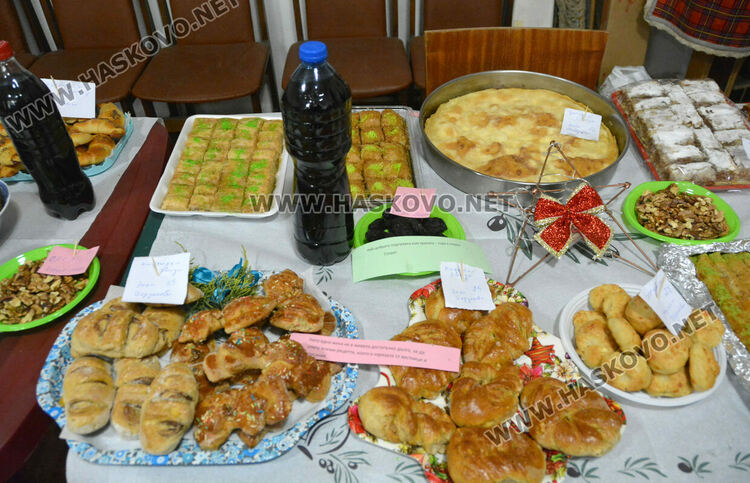 Тракийки с кулинарна изложба на Игнажден, посрещнаха добри гости