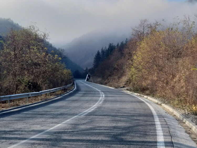 По програма Интеррег Гърция - България са ремонтирани 7 км от път II-86 Средногорци - Рудозем