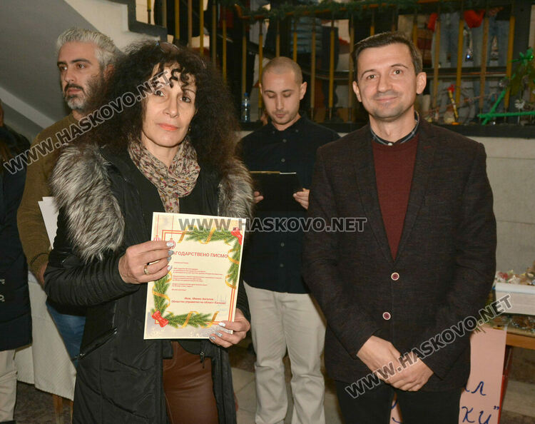 Рекорден брой участници в благотворителния базар за Дани в Областна администрация