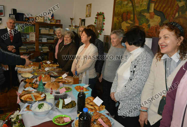 Тракийки с кулинарна изложба на Игнажден, посрещнаха добри гости