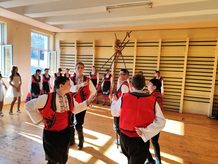 „Коледен буенек“ в гимназията по туризъм