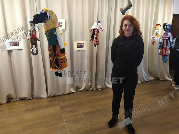 Вълшебни герои от приказките представят българските носии за малките кърджалийчета