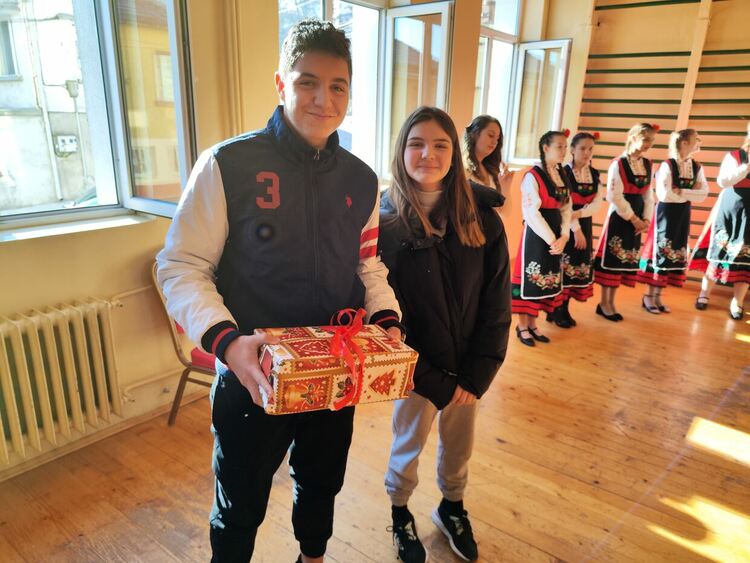„Коледен буенек“ в гимназията по туризъм