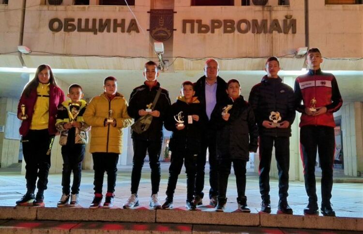 Детско-юношеската школа на ФК "Борислав" отличи най-добрите млади футболисти