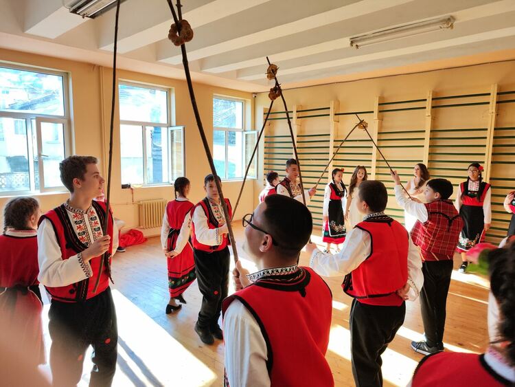 „Коледен буенек“ в гимназията по туризъм