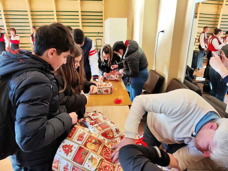 „Коледен буенек“ в гимназията по туризъм