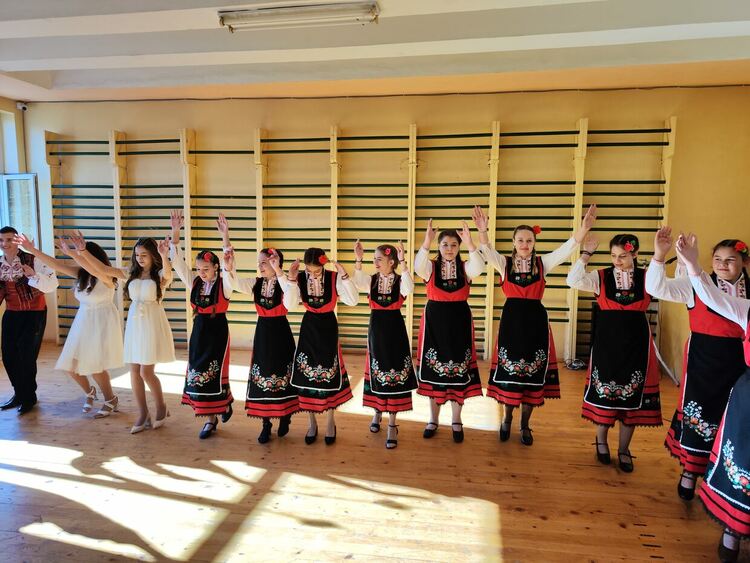 „Коледен буенек“ в гимназията по туризъм