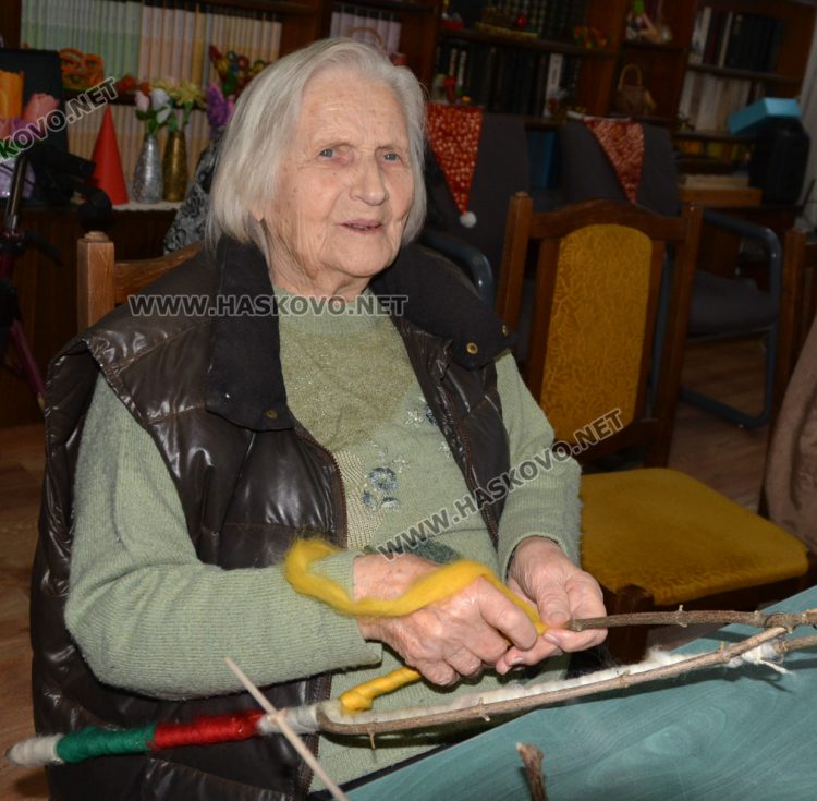 Със заветите на възрастните младите вървят към своето бъдеще