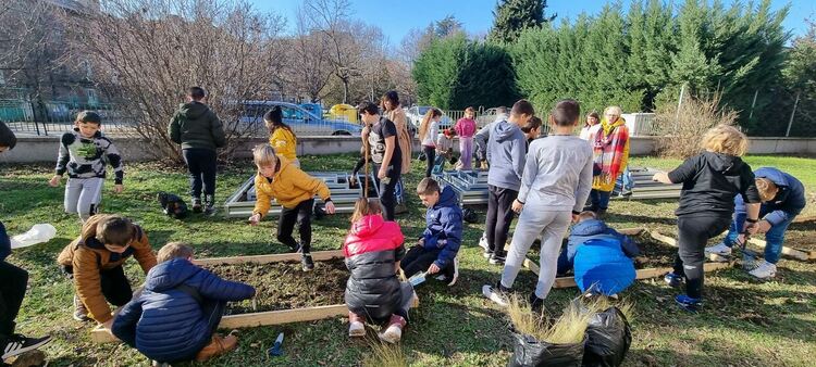 Славейковци с еко инициатива