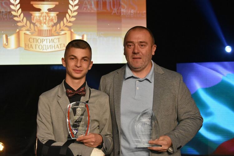 Спортист на Перник за 2022 г. е състезателят по свободна борба Владимир Дубов