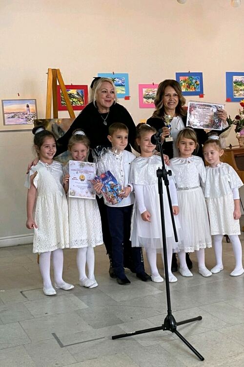 Щурчетата от „Елхица“ с първа награда от Международен фестивал 