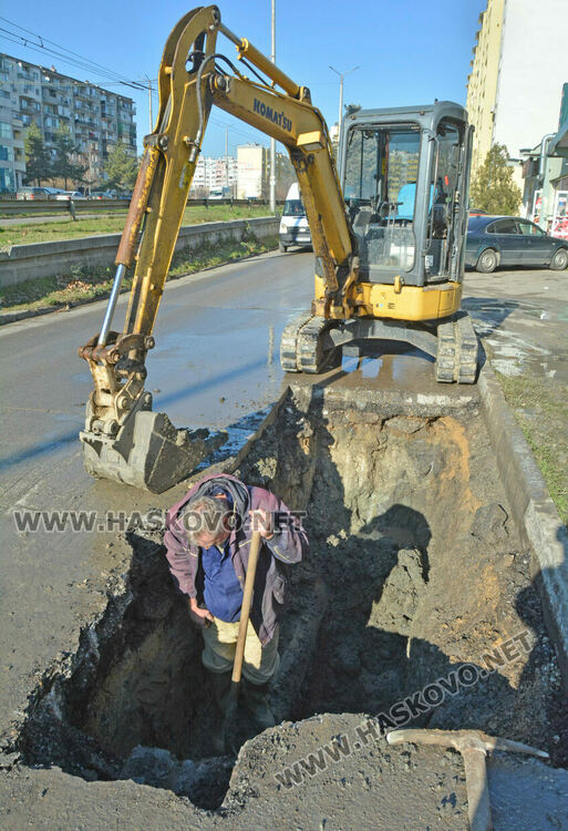 Нова авария по водопровода в „Орфей“ остави част от квартала без вода