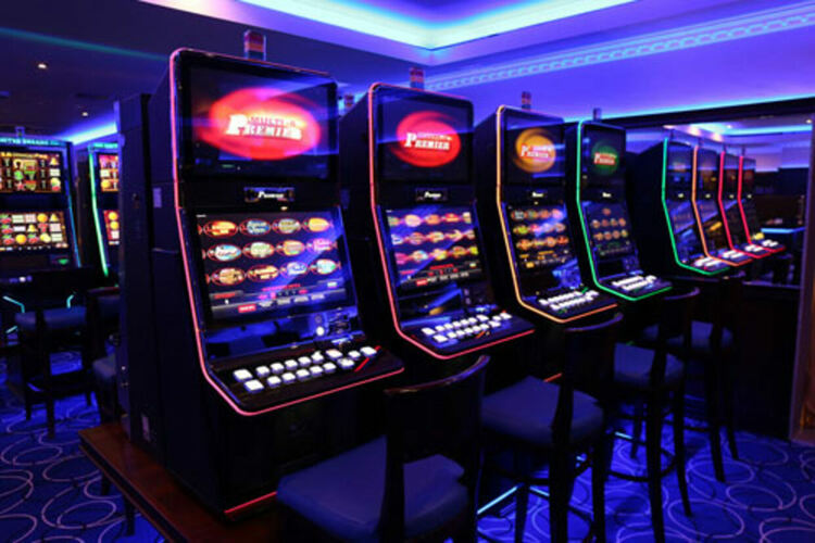 Издирват хасковлия за кражба на 14 000 лева от игрална зала