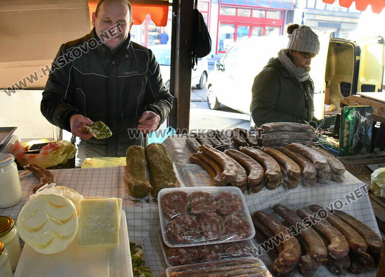 Хасковлии пазаруват трескаво за трапезата на Бъдни вечер