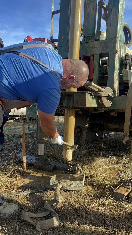 Сондират терена, на който ще се извиси 111-метровия пилон "Рожен"