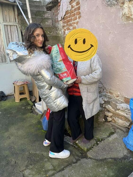 Общински младежки съвет - Асеновград помогна на 40 човека да имат по-светли празници