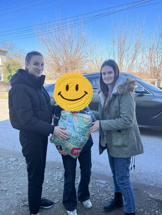 Общински младежки съвет - Асеновград помогна на 40 човека да имат по-светли празници