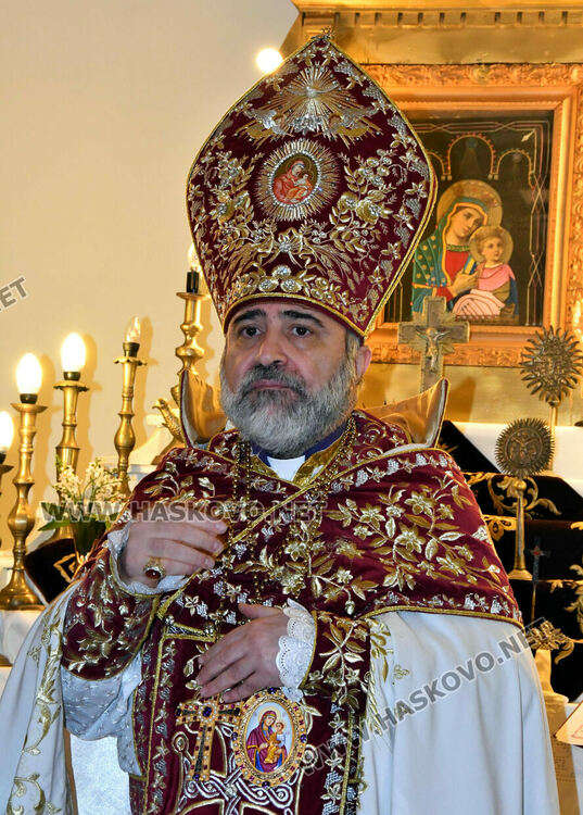 Арменската църква отбеляза храмовия си празник с литургия и курбан