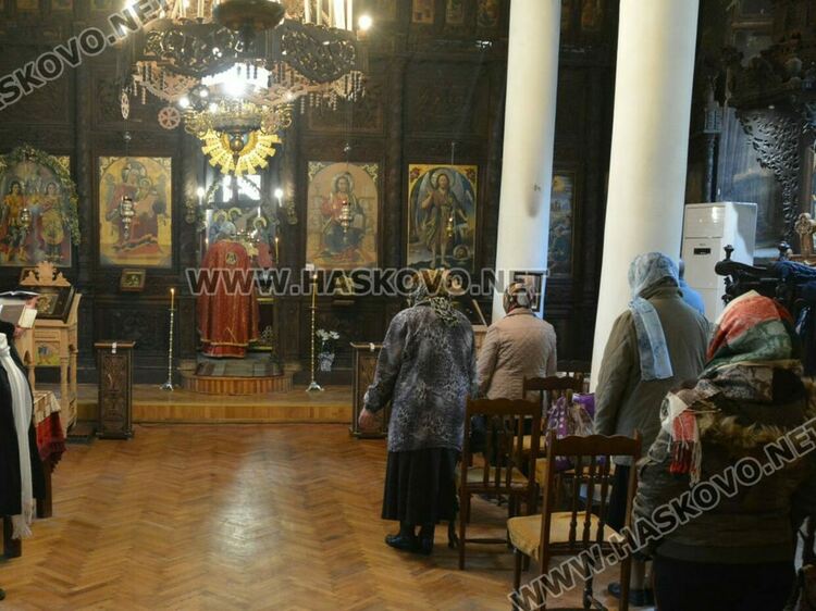 Празнуват имениците в последния ден на светия от годината