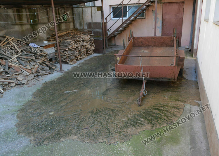 Канал изби и вмириса гараж с луканки