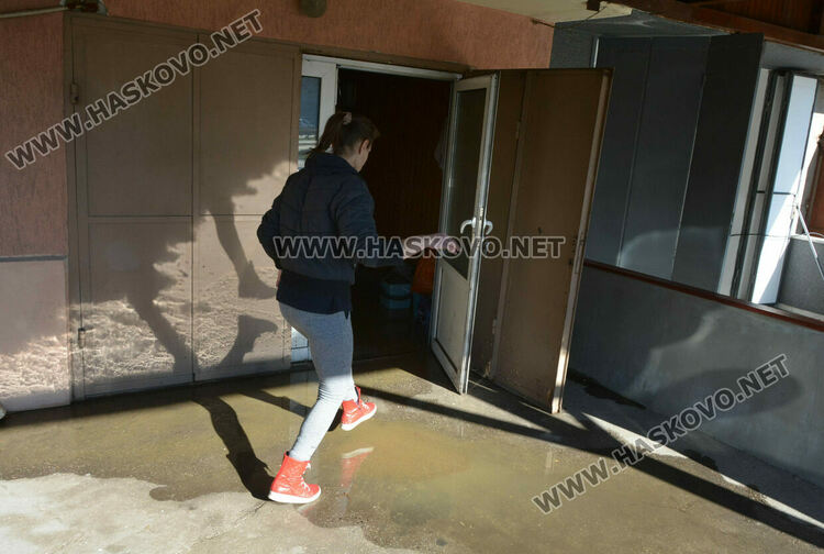 Канал изби и вмириса гараж с луканки