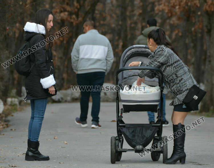 Оживление в хасковските паркове в топлия декември