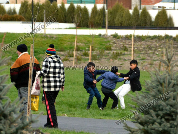 Оживление в хасковските паркове в топлия декември