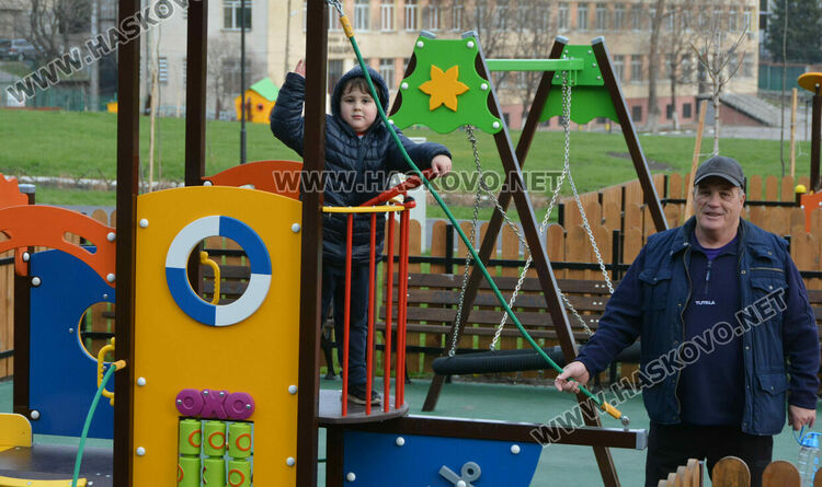 Оживление в хасковските паркове в топлия декември